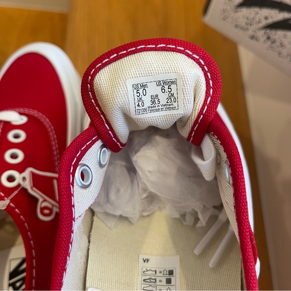 NWT Vans Vault OG Authentic LX in red / true white - Picture 11 of 16